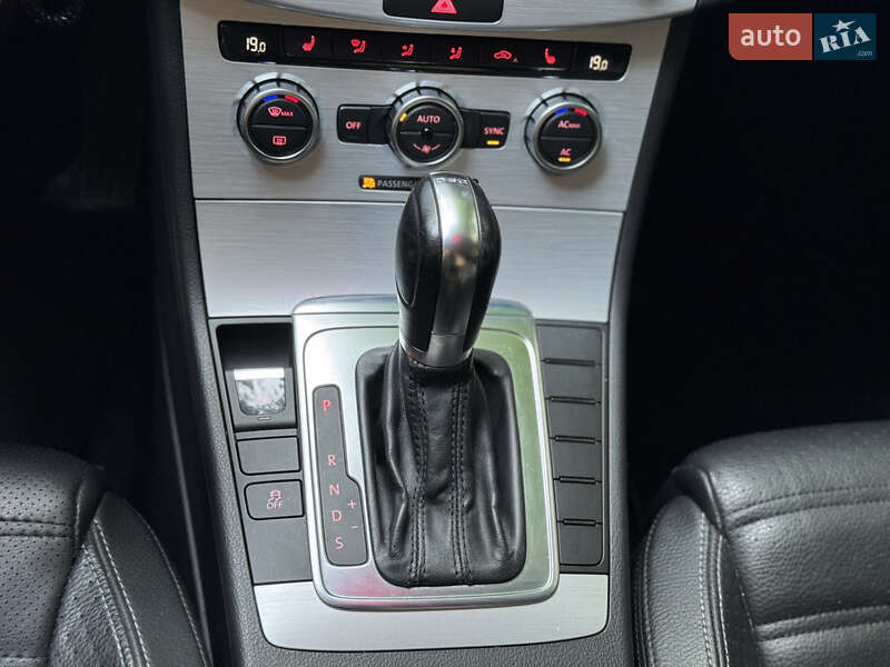 Купе Volkswagen CC / Passat CC 2012 в Сарнах