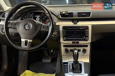 Купе Volkswagen CC / Passat CC 2012 в 