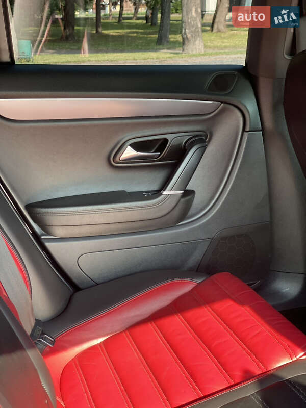 Купе Volkswagen CC / Passat CC 2012 в Тростянце