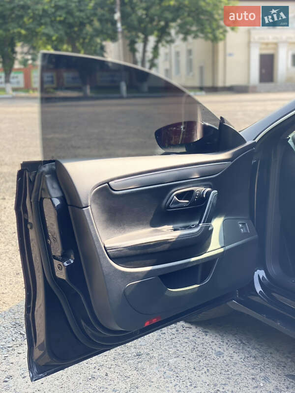 Купе Volkswagen CC / Passat CC 2012 в Тростянце