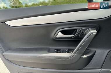 Купе Volkswagen CC / Passat CC 2012 в 