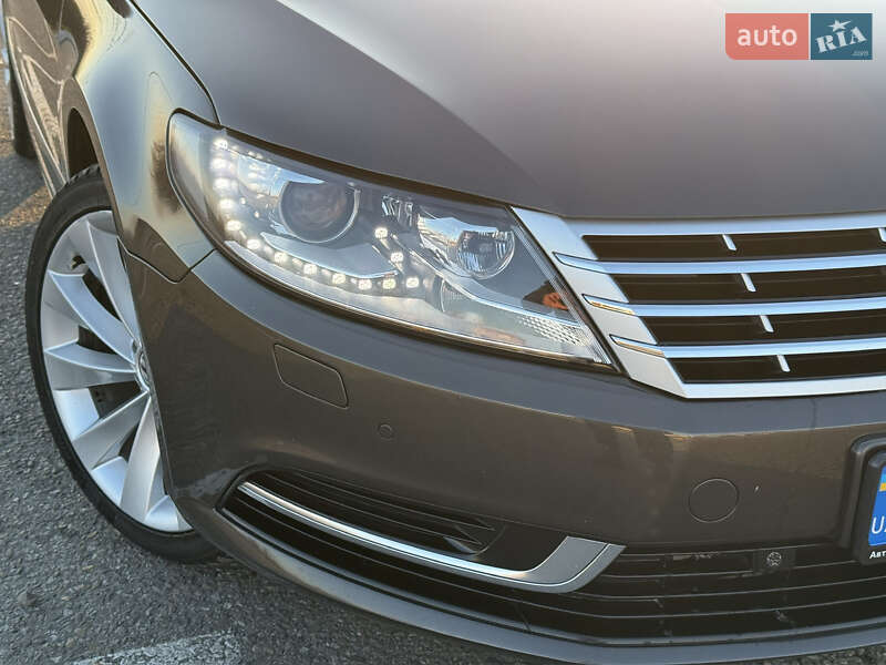 Купе Volkswagen CC / Passat CC 2014 в Чернівцях