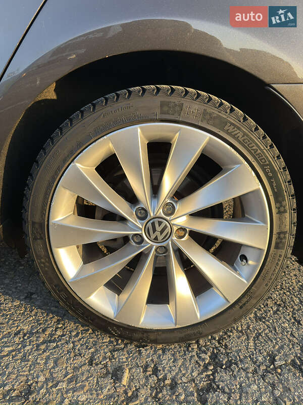 Купе Volkswagen CC / Passat CC 2014 в Чернівцях