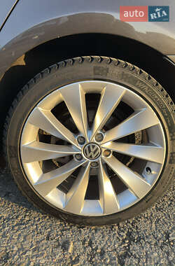 Купе Volkswagen CC / Passat CC 2014 в 