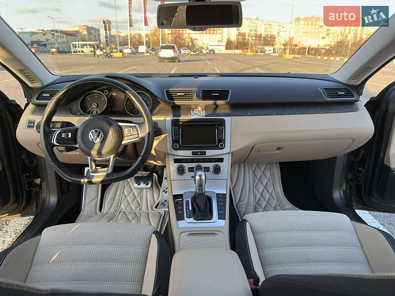 Купе Volkswagen CC / Passat CC 2014 в Чернівцях