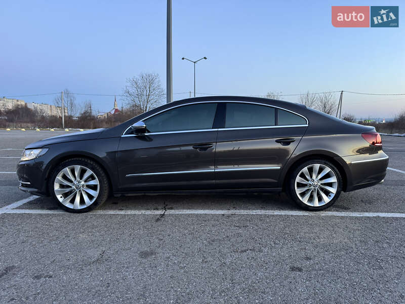 Купе Volkswagen CC / Passat CC 2014 в Чернівцях