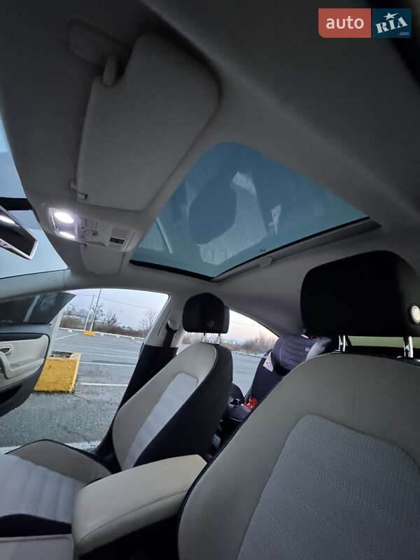 Купе Volkswagen CC / Passat CC 2014 в Чернівцях