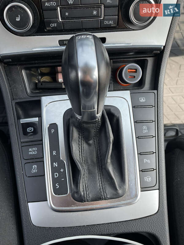 Купе Volkswagen CC / Passat CC 2011 в Львове