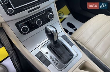 Купе Volkswagen CC / Passat CC 2009 в 
