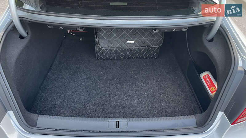 Купе Volkswagen CC / Passat CC 2012 в Києві