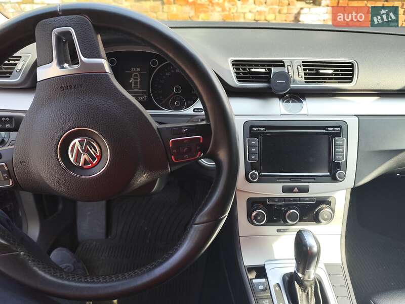 Купе Volkswagen CC / Passat CC 2011 в Киеве