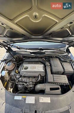 Купе Volkswagen CC / Passat CC 2014 в 