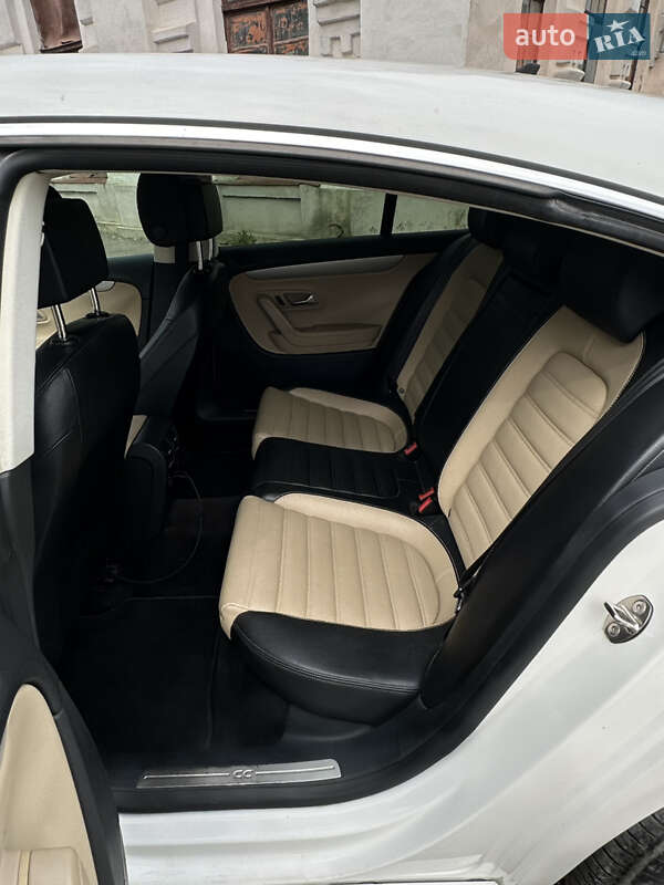 Купе Volkswagen CC / Passat CC 2013 в Новоселице