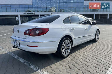 Купе Volkswagen CC / Passat CC 2011 в 