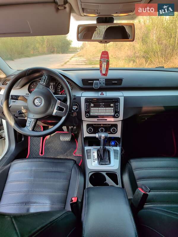 Купе Volkswagen CC / Passat CC 2010 в Киеве