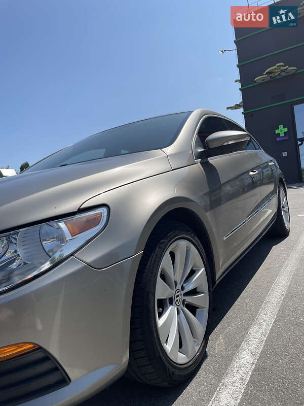 Купе Volkswagen CC / Passat CC 2010 в Киеве