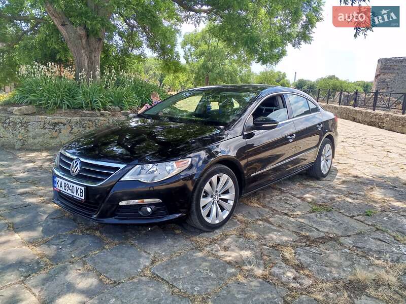 Купе Volkswagen CC / Passat CC 2011 в 