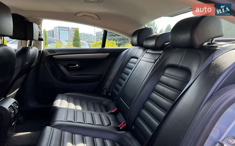 Купе Volkswagen CC / Passat CC 2013 в Львові