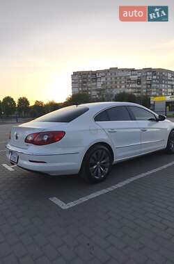 Купе Volkswagen CC / Passat CC 2011 в 