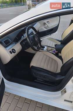 Купе Volkswagen CC / Passat CC 2011 в 
