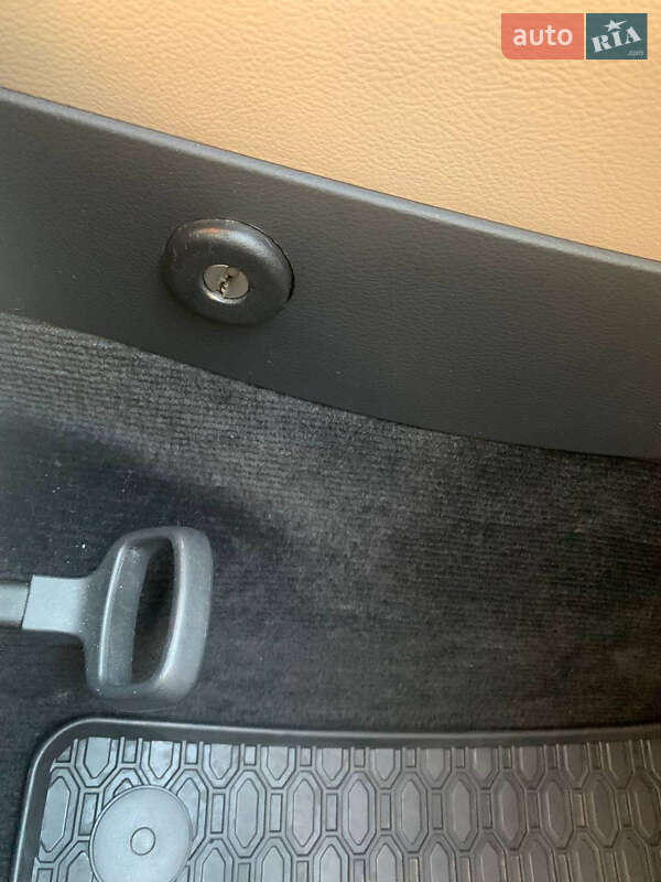 Купе Volkswagen CC / Passat CC 2012 в Києві