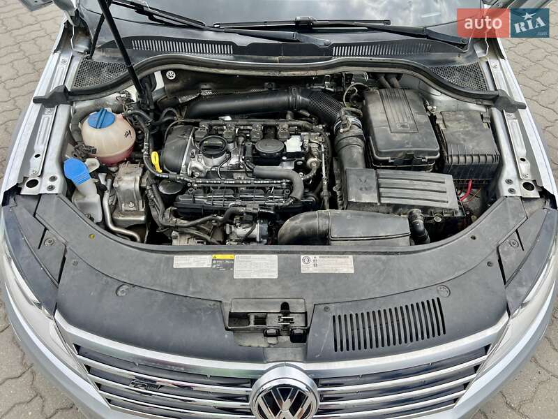 Купе Volkswagen CC / Passat CC 2015 в Києві