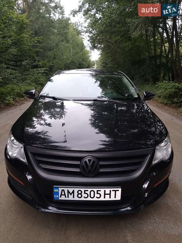 Купе Volkswagen CC / Passat CC 2010 в Радомышле