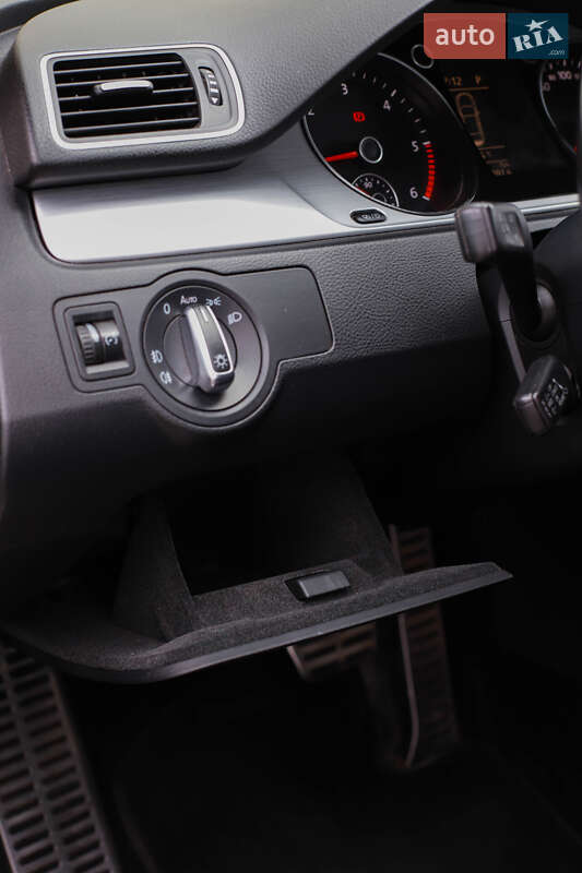 Купе Volkswagen CC / Passat CC 2013 в Львове