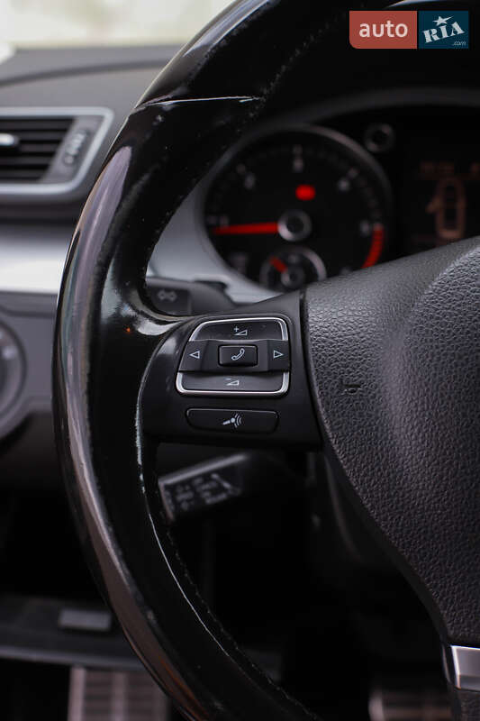 Купе Volkswagen CC / Passat CC 2013 в Львове