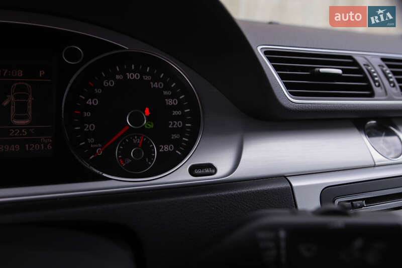 Купе Volkswagen CC / Passat CC 2013 в Львове