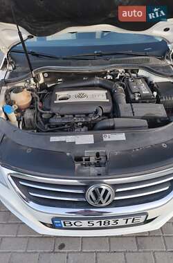 Купе Volkswagen CC / Passat CC 2011 в 