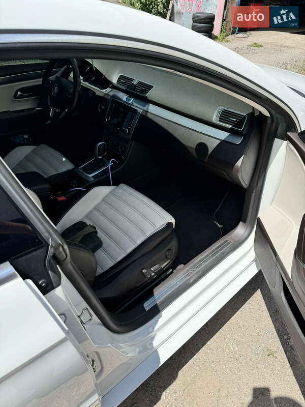 Купе Volkswagen CC / Passat CC 2015 в Калиновке
