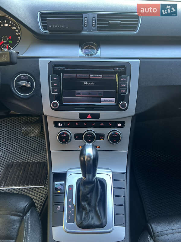 Купе Volkswagen CC / Passat CC 2013 в Львові