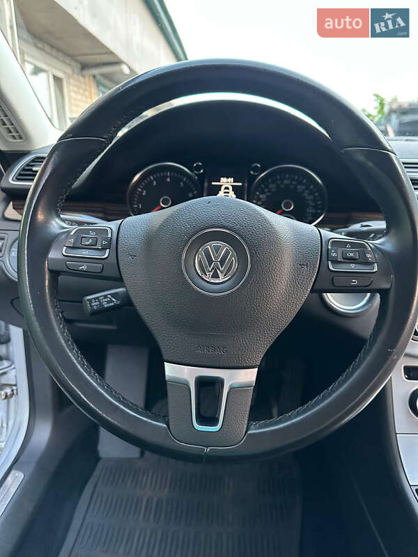 Купе Volkswagen CC / Passat CC 2016 в Киеве