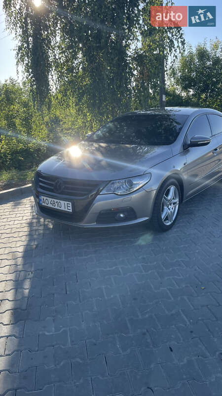 Купе Volkswagen CC / Passat CC 2010 в Мукачевому