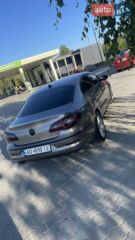 Купе Volkswagen CC / Passat CC 2010 в Мукачевому