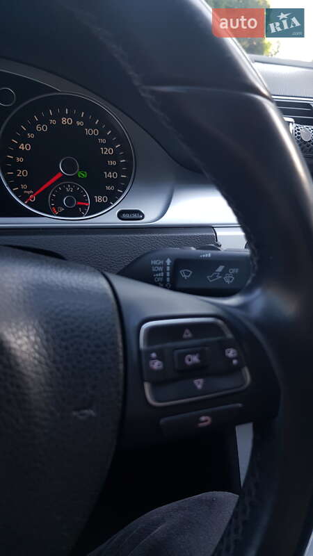 Купе Volkswagen CC / Passat CC 2013 в Львові