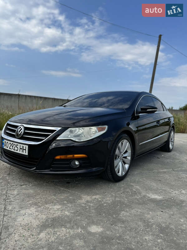 Купе Volkswagen CC / Passat CC 2009 в Ужгороді