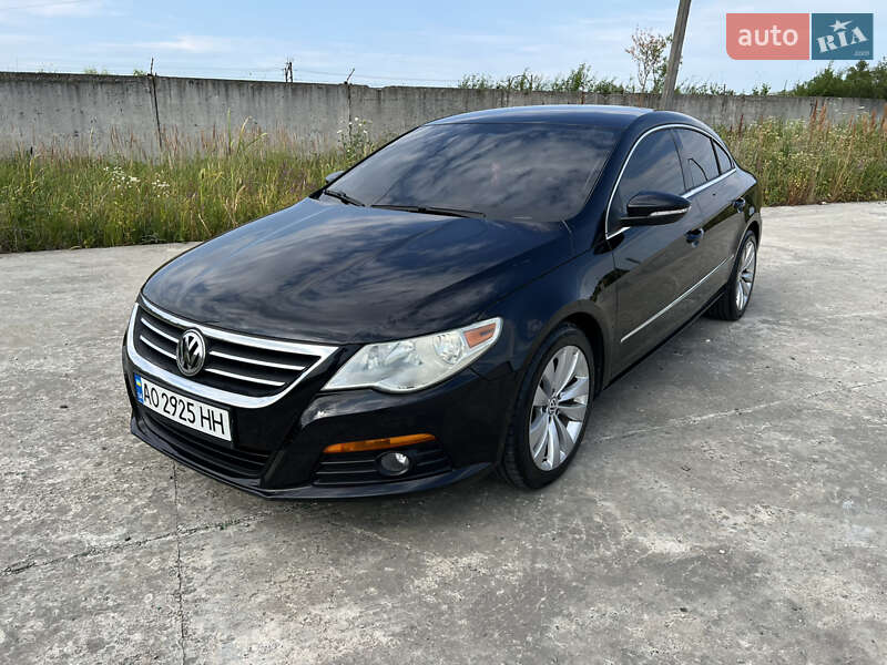 Купе Volkswagen CC / Passat CC 2009 в Ужгороді