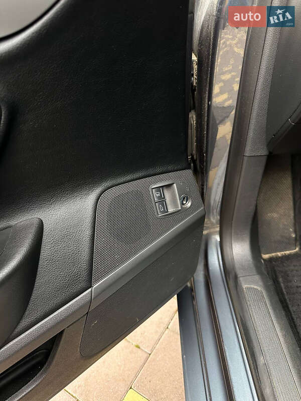 Купе Volkswagen CC / Passat CC 2010 в Стрые