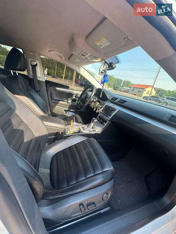 Купе Volkswagen CC / Passat CC 2010 в Чернігові