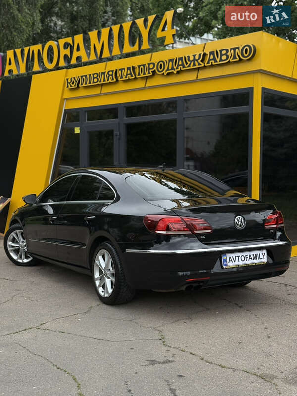 Купе Volkswagen CC / Passat CC 2015 в Киеве