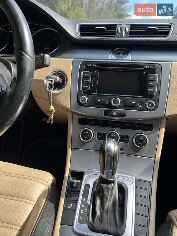 Купе Volkswagen CC / Passat CC 2012 в Андрушівці