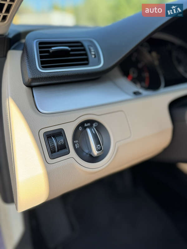 Купе Volkswagen CC / Passat CC 2015 в Киеве