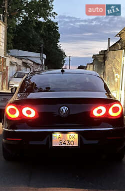 Купе Volkswagen CC / Passat CC 2011 в 