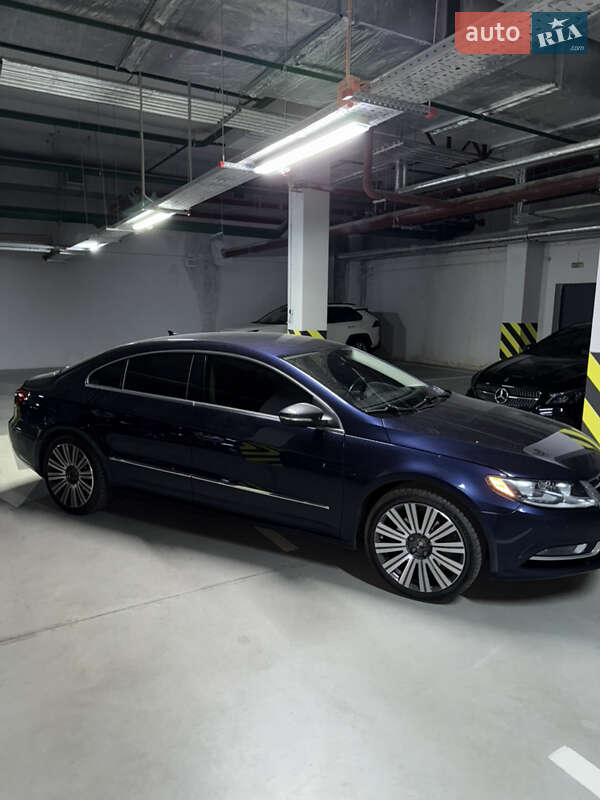 Купе Volkswagen CC / Passat CC 2016 в Києві