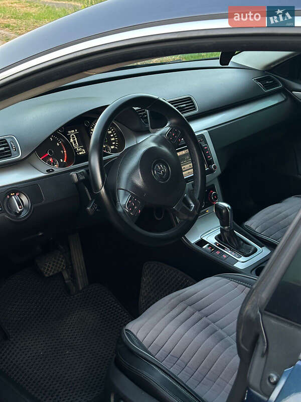 Купе Volkswagen CC / Passat CC 2010 в Киеве