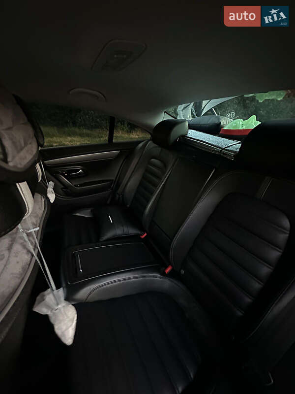 Купе Volkswagen CC / Passat CC 2010 в Киеве