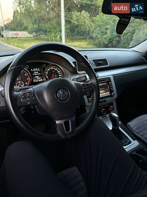 Купе Volkswagen CC / Passat CC 2010 в Киеве