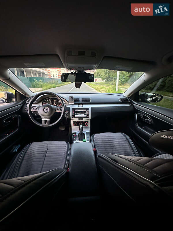 Купе Volkswagen CC / Passat CC 2010 в Киеве